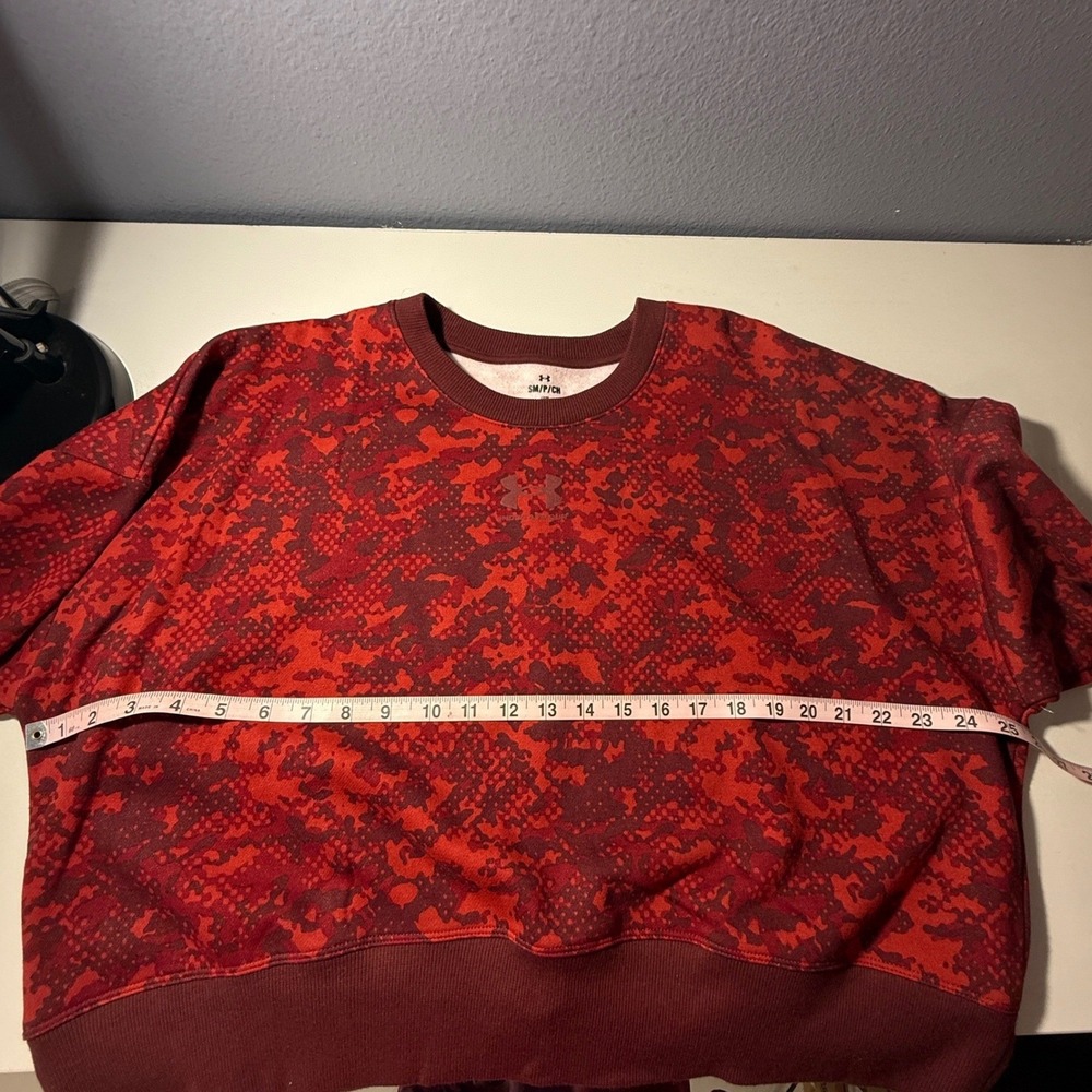 Under Armour Sweatshirt Womens Medium Red Camo Cropped Pullover Excellent - Picture 6 of 9